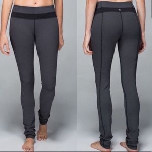 LULULEMON SKINNY GROOVE YOGA PANTS DIAMOND DOT BLK